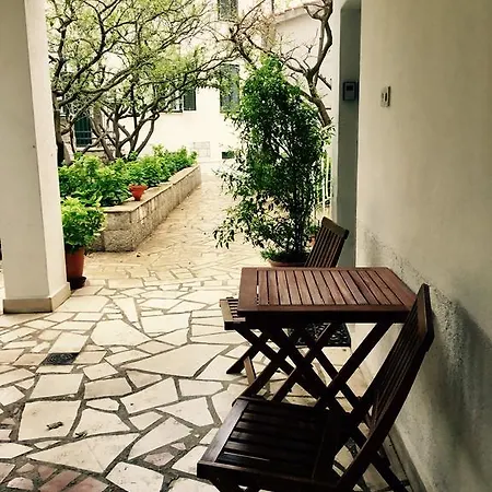 Apartment Bura